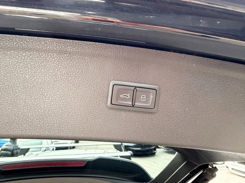 Used 2018 Audi SQ5 Premium Plus w/ S Sport Package image 40