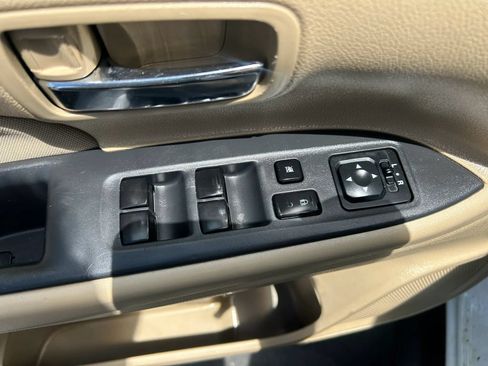 Used 2014 Mitsubishi Outlander SE AWD/4WD image 13