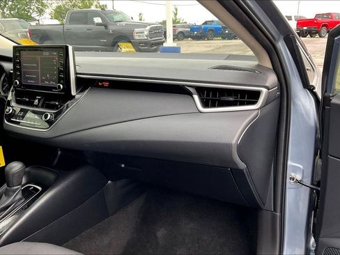 Used 2021 Toyota Corolla LE FWD image 16