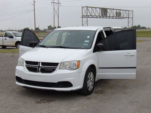 Used 2016 Dodge Grand Caravan SE w/ Quick Order Package 29E SE FWD image 26
