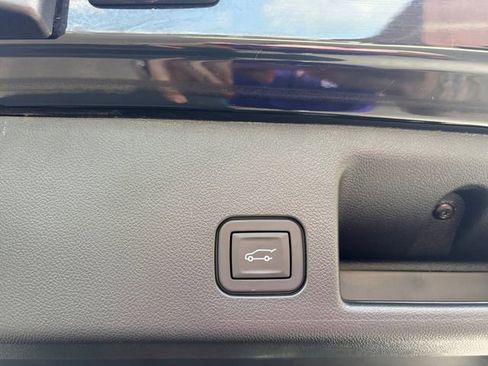 Used 2024 Chevrolet Equinox EV RS FWD image 17