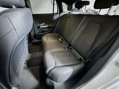 Used 2025 Mercedes-Benz GLA 250 4MATIC image 27