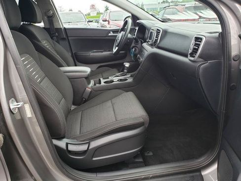 Used 2018 Kia Sportage LX AWD/4WD image 18