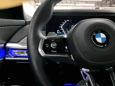 Certified 2025 BMW 760i xDrive AWD/4WD image 20