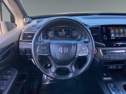 Used 2025 Honda Passport TrailSport image 12