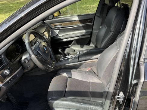 Used 2014 BMW 750Li image 16