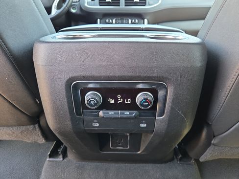 Used 2024 Chevrolet Tahoe LT AWD/4WD image 13