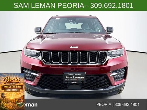 New 2025 Jeep Grand Cherokee Laredo image 2