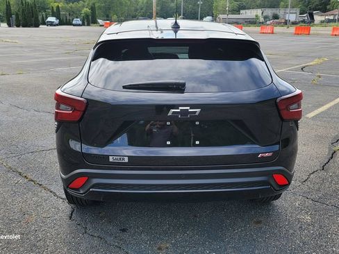 Used 2024 Chevrolet Trax RS FWD image 10