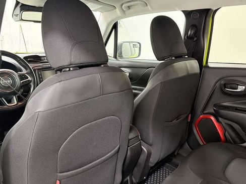 Used 2017 Jeep Renegade Trailhawk w/ Popular Equipment Group AWD/4WD image 25