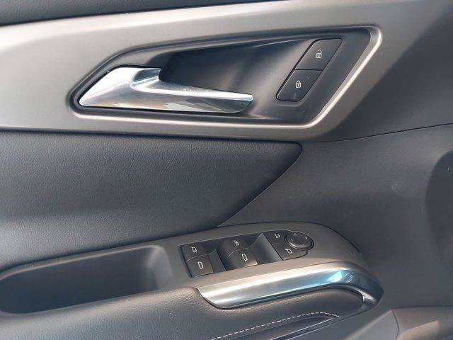 New 2027 Chevrolet Traverse LT w/ Driver Confidence Package FWD image 19