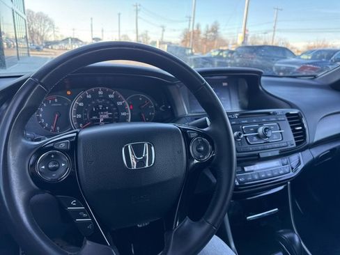 Used 2017 Honda Accord Sport image 17