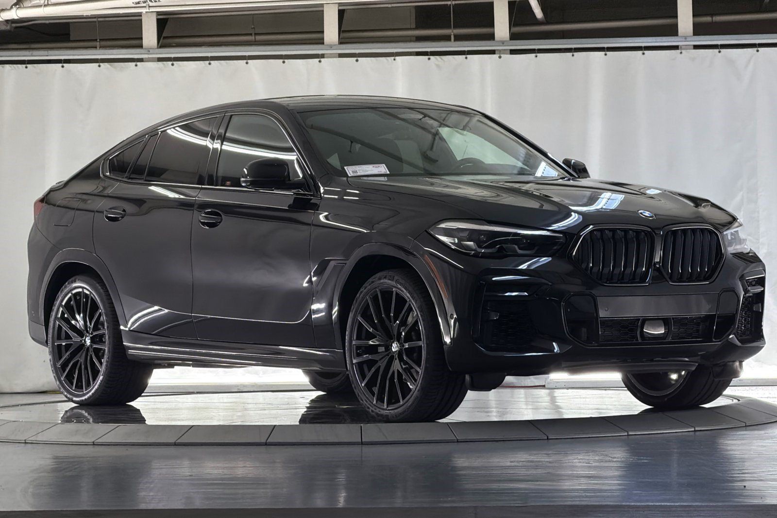 Used 2023 BMW X6 xDrive40i w/ M Sport Package AWD/4WD image 6