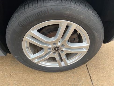 Used 2021 Mercedes-Benz GLA 250 4MATIC w/ Premium Package image 11