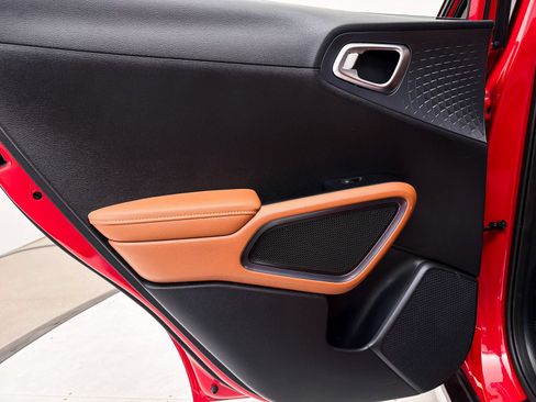 Certified 2025 Kia Soul EX FWD image 27