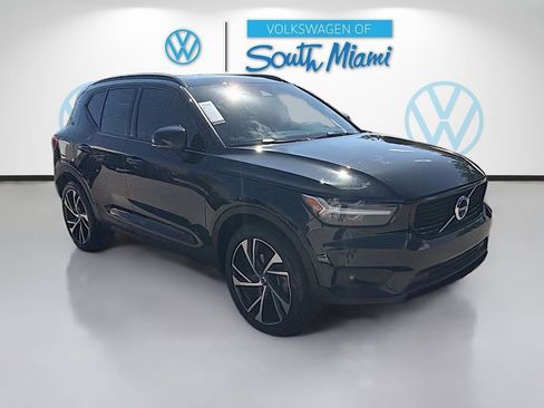 Used 2022 Volvo XC40 T5 R-Design w/ Advanced Package AWD/4WD image 1
