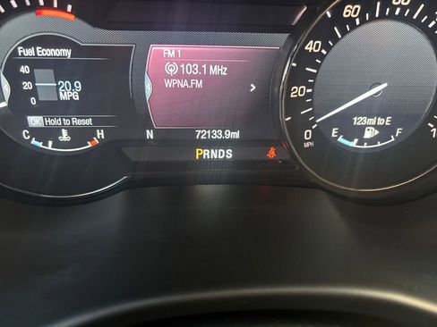 Used 2016 Lincoln MKC Select image 21