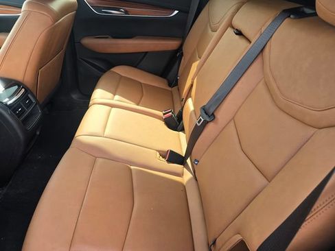 Used 2021 Cadillac XT5 Premium Luxury FWD image 12