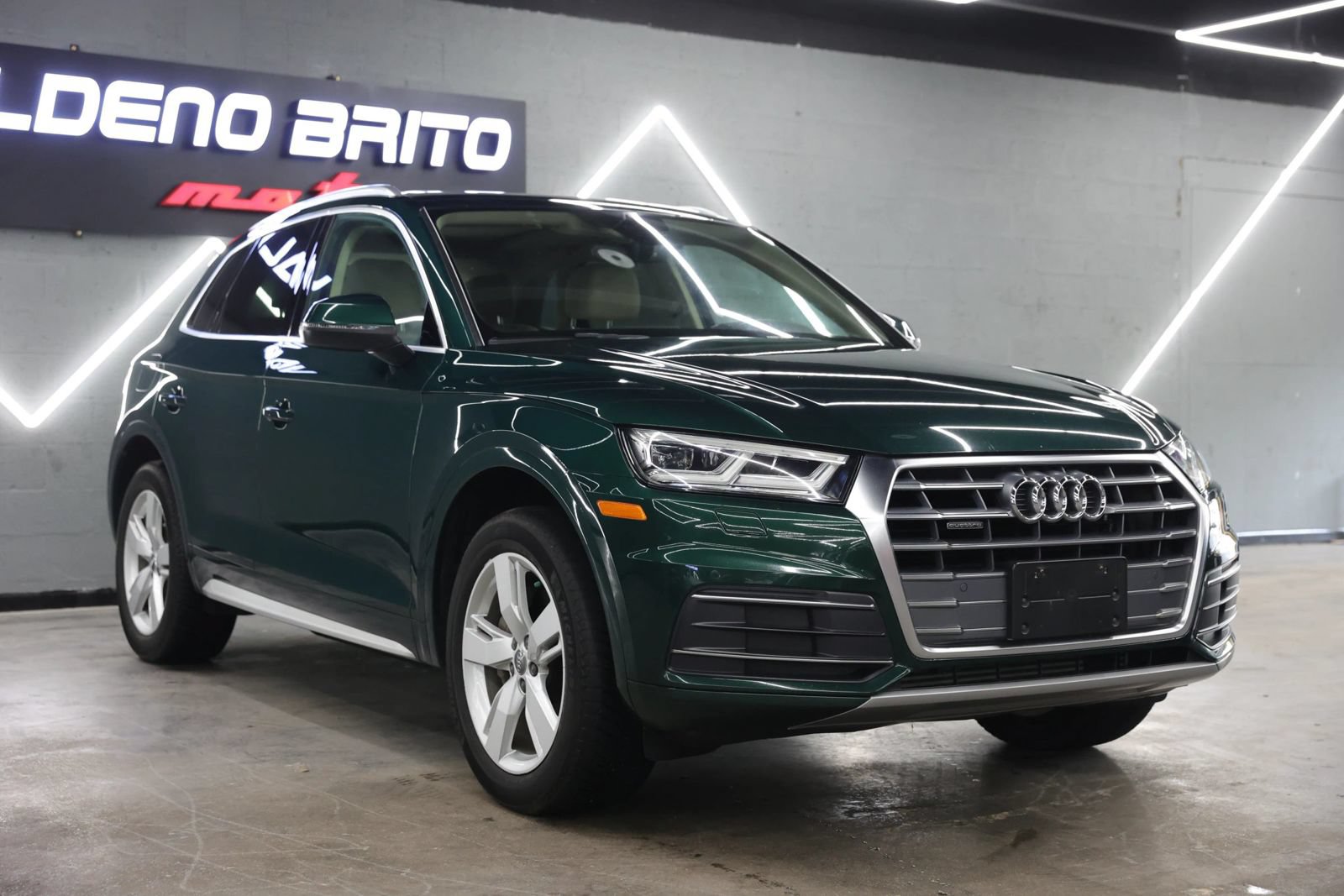 Used 2018 Audi Q5 2.0T Premium Plus w/ Premium Plus Package AWD/4WD image 8