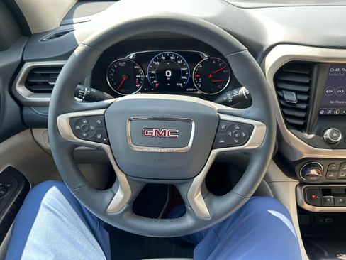 Used 2023 GMC Acadia Denali w/ Denali Ultimate Package AWD/4WD image 18