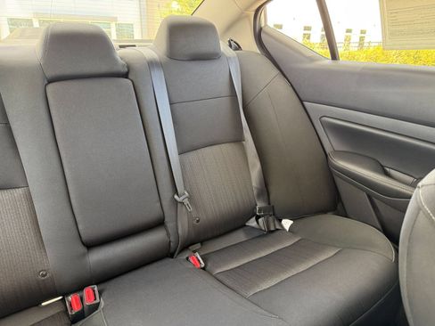 Used 2025 Nissan Altima 2.5 SV FWD image 37