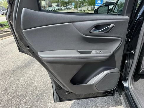 Used 2025 Chevrolet Blazer RS FWD image 31