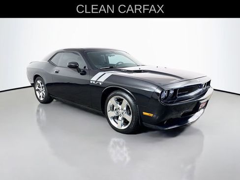 Used 2010 Dodge Challenger R/T RWD image 2