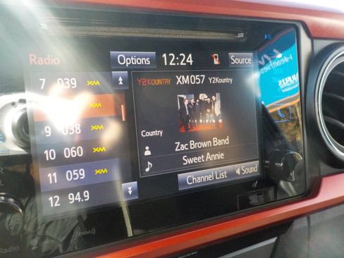 Used 2019 Toyota Tacoma TRD Sport image 17