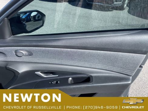 Used 2023 Hyundai Elantra Limited FWD image 27