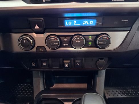 Used 2021 Toyota Tacoma SR5 w/ Technology Package AWD/4WD image 19