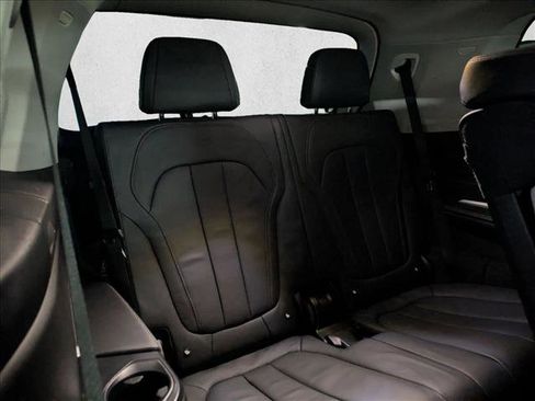 Used 2022 BMW X7 xDrive40i w/ Parking Assistance Package image 23