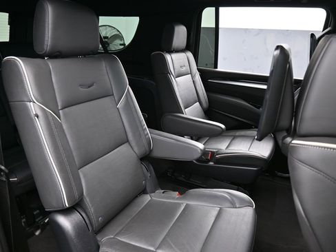 Used 2025 Cadillac Escalade ESV Sport w/ Touring Package image 54