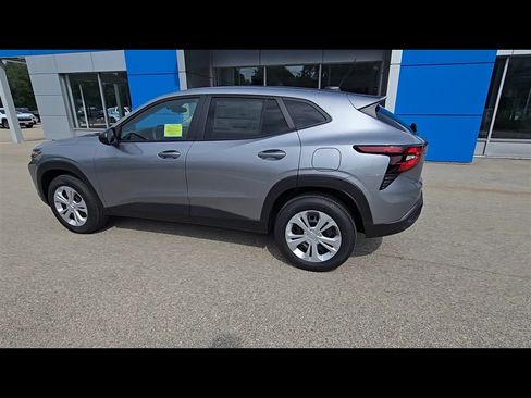 New 2026 Chevrolet Trax LS w/ Driver Confidence Package FWD image 6