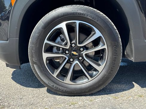 Used 2025 Chevrolet TrailBlazer LT AWD/4WD image 11