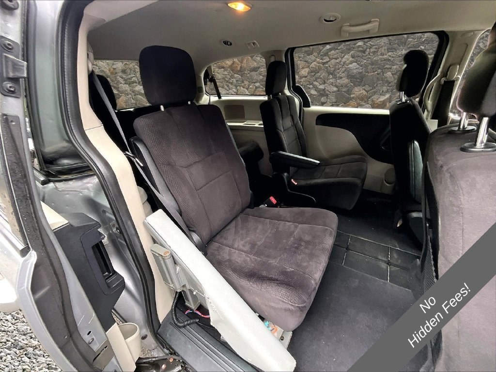 Used 2013 Dodge Grand Caravan SE FWD image 21
