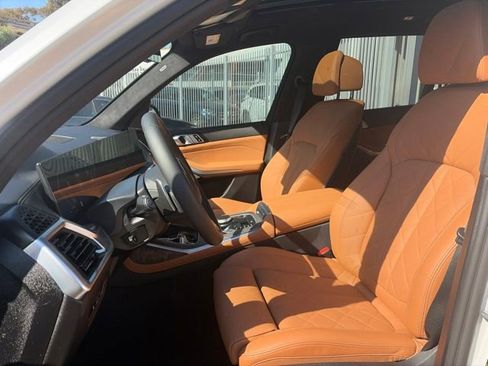 Used 2026 BMW X7 xDrive40i w/ M Sport Package AWD/4WD image 5