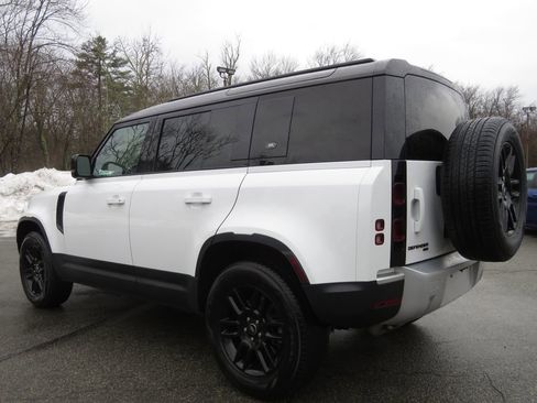 Used 2022 Land Rover Defender 110 SE image 7