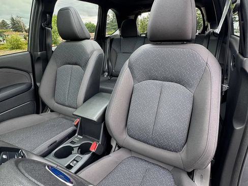 Certified 2025 Subaru Forester Premium AWD/4WD image 36