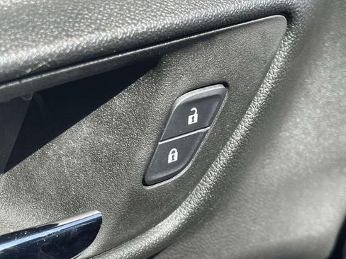 Used 2024 Chevrolet Trax RS w/ Sunroof Package FWD image 26
