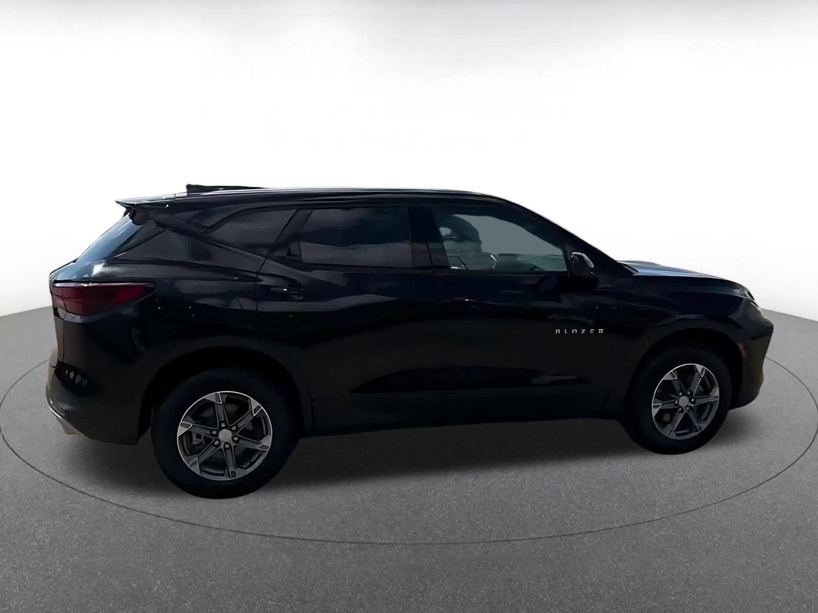 Used 2026 Chevrolet Blazer LT FWD image 15