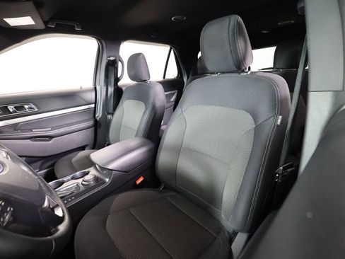 Used 2018 Ford Explorer XLT w/ Equipment Group 201A image 11