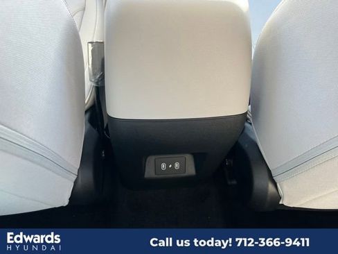 New 2025 Hyundai Tucson SE image 11