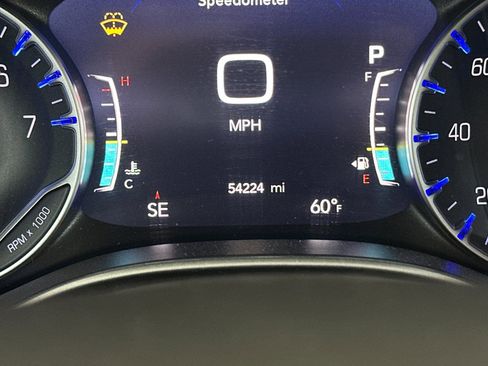 Used 2024 Chrysler Pacifica Touring-L image 26