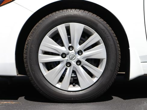 Used 2024 Nissan Sentra S image 6