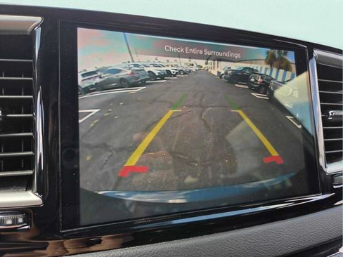 Used 2025 Chrysler Pacifica Select FWD image 26