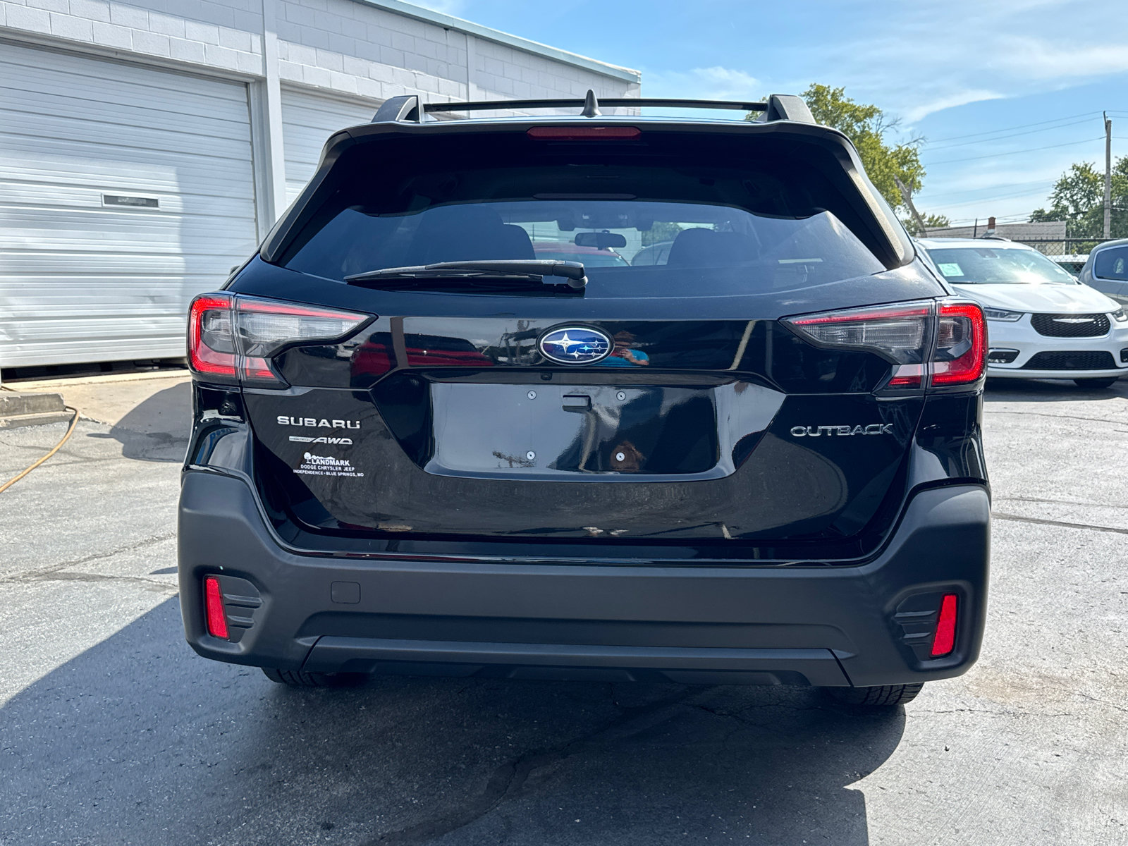 Used 2022 Subaru Outback Premium AWD/4WD image 4