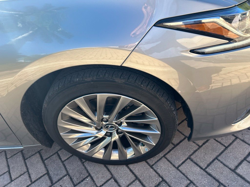 Used 2019 Lexus ES 350 w/ Accessory Package FWD image 9