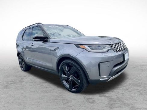 Used 2025 Land Rover Discovery S AWD/4WD image 3