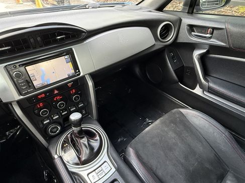 Used 2014 Subaru BRZ Limited w/ Popular Package #2B RWD image 20