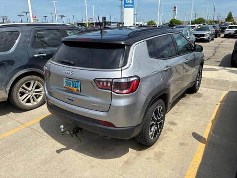 Used 2022 Jeep Compass Limited AWD/4WD image 2